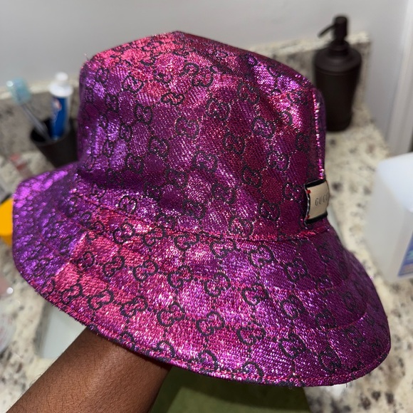Pink Gucci Metallic Glitter shimmer bucket hat - Picture 1 of 6